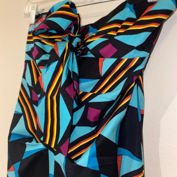 Nicole Miller Studio Sleeveless Dress - Picture 2 of 4